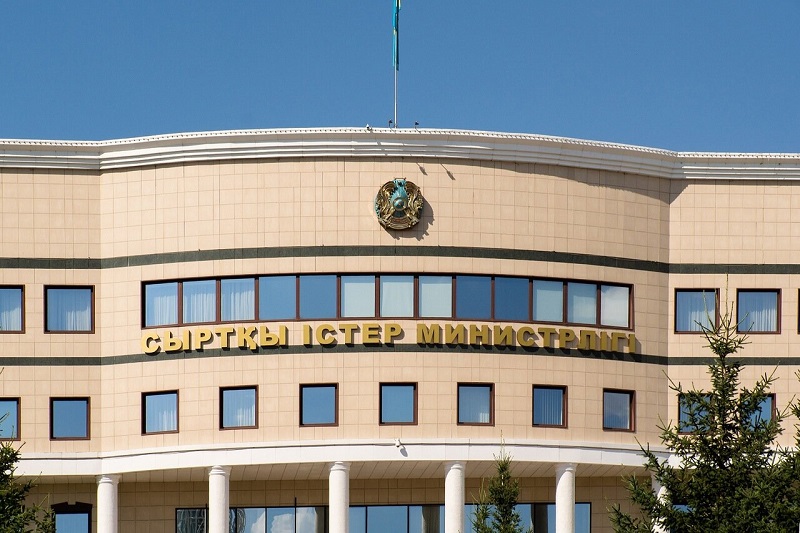 Казахстан передал Таджикистану охранное оборудование для исправительных учреждений  