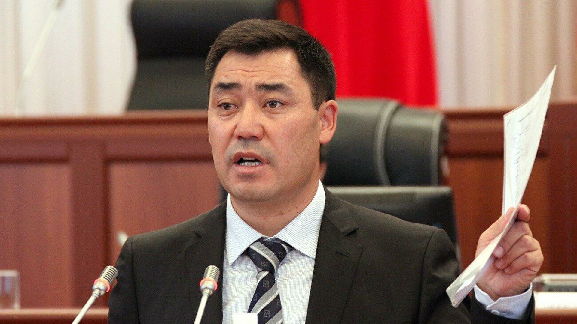 Новый премьер Кыргызстана заявил, что автомобиль экс-президента Атамбаева обстреляли его же охранники
