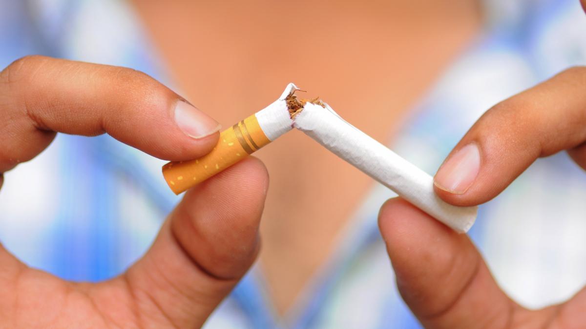 Число курильщиков по всему миру впервые идет на снижение