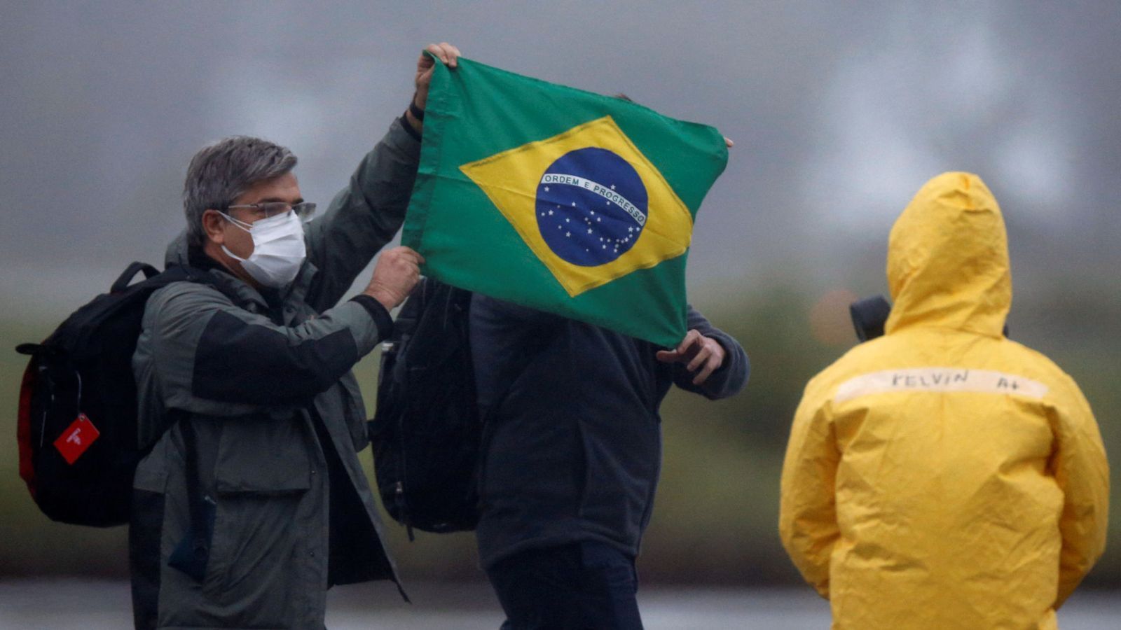 Число жертв коронавируса в Бразилии превысило 100 тысяч человек