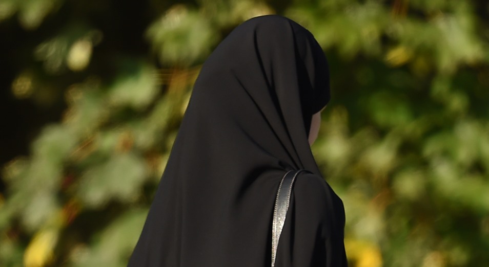 Как защитить права девушки в хиджабе и почему нельзя списать кредиты?