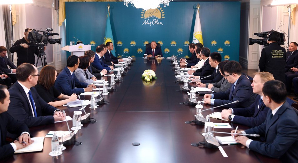 Нурсултан Назарбаев призвал Nur Otan принять активное участие в избирательной кампании