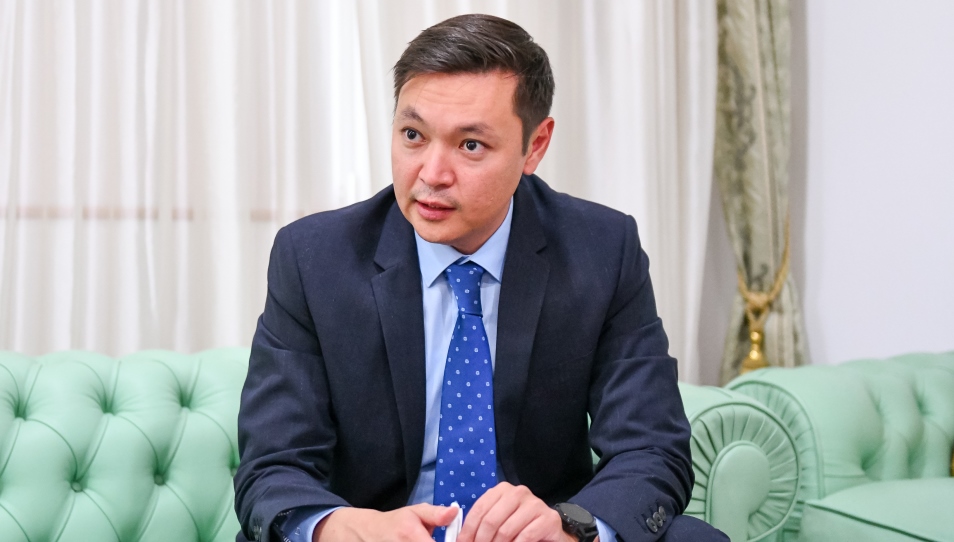 Алмас Айдаров: "Ежегодно в Казахстан заходит 50-60 проектов с иностранным участием"