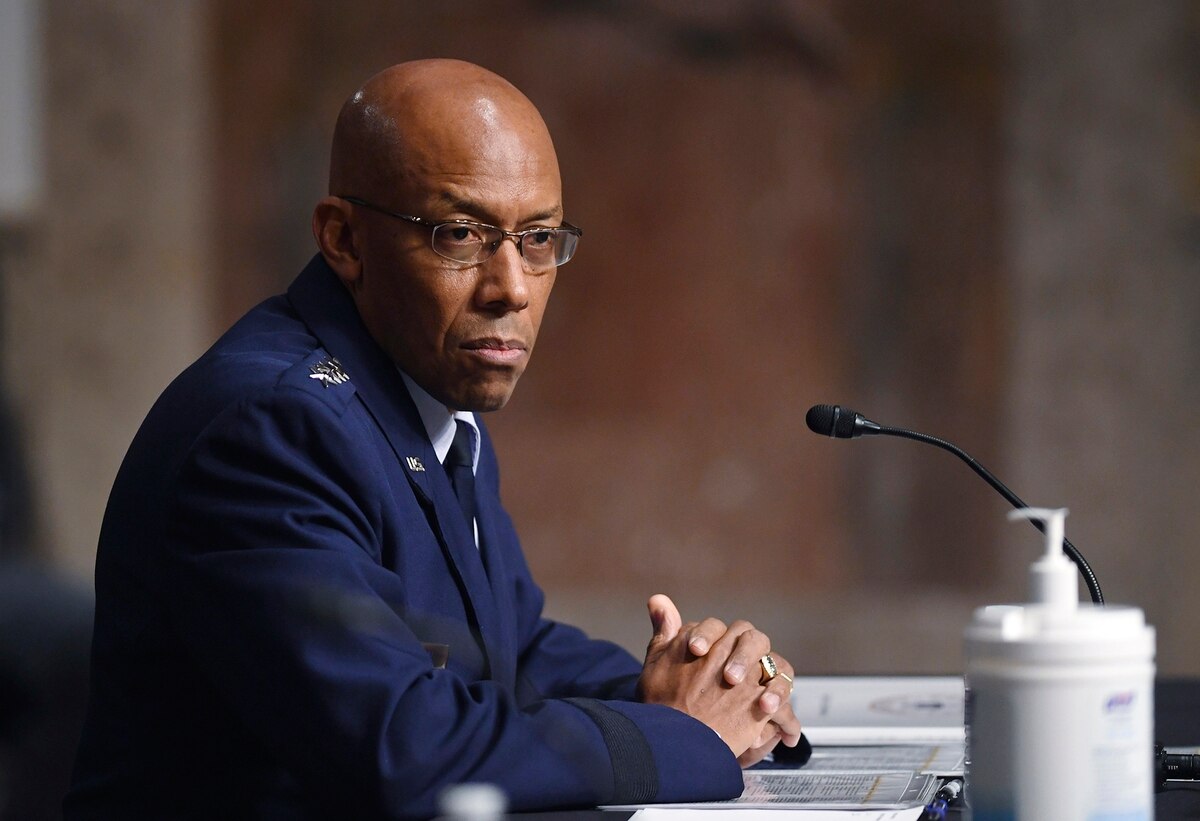 Сенат впервые утвердил афроамериканца на посту начальника штаба одного из родов войск США