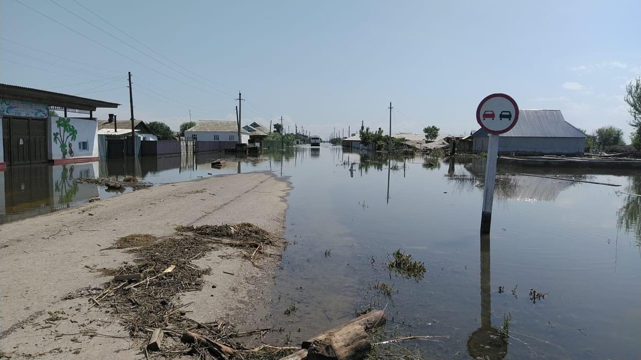Узбекистан направил в Казахстан спасателей и технику для ликвидации последствий наводнения
