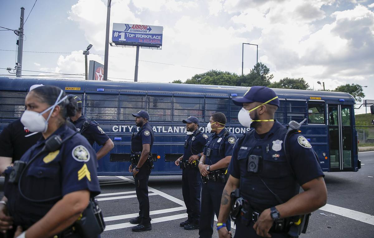 В Атланте при протестах из-за смерти темнокожего задержали 36 человек 