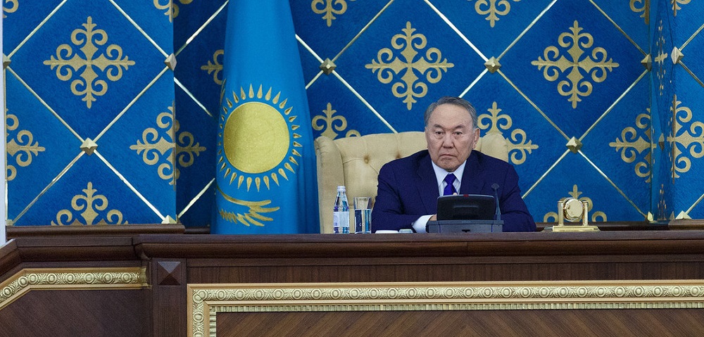 Нурсултан Назарбаев запустил торги на бирже МФЦА 