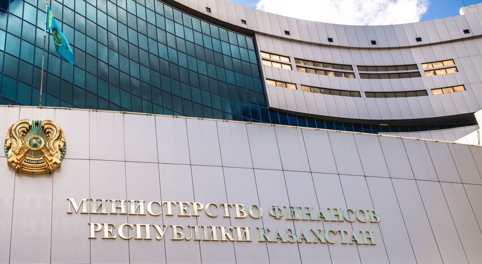 Уровень госдолга Казахстана в 2019 году приблизится к красной черте