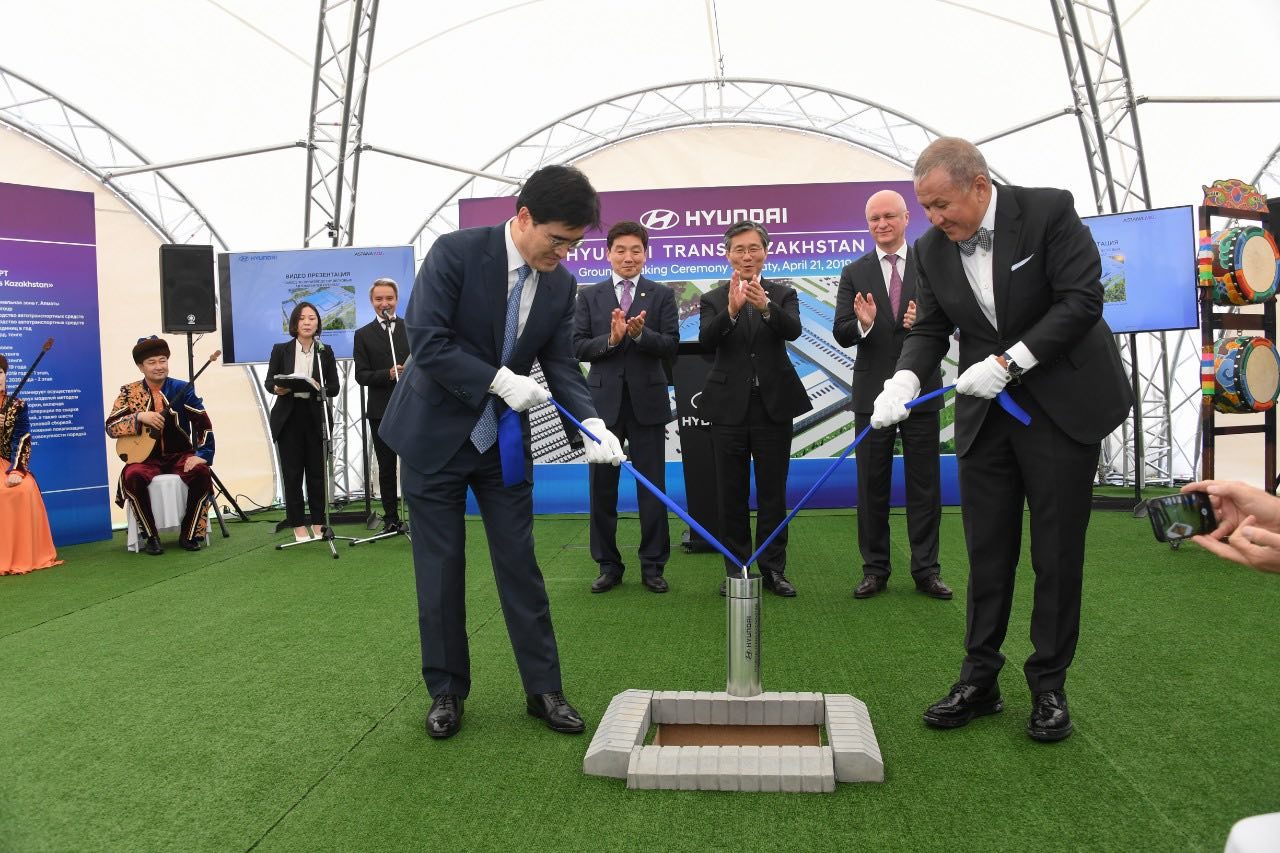 В Алматы заложили первый камень в строительство завода по производству легковой техники Hyundai  
