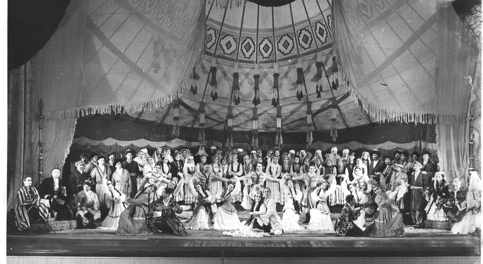 Театр оперы и балета им. Абая представил оригинальную версию оперы «Абай» 1944 года