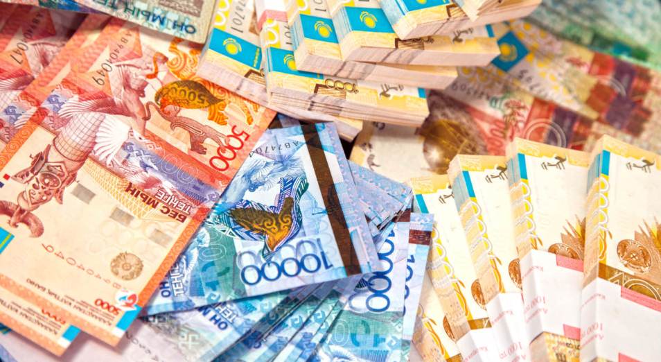 Сколько стоит доллар в обменниках Казахстана 24 апреля