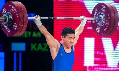 Чонтей завоевал для Казахстана первую медаль на ЧМ по тяжелой атлетике