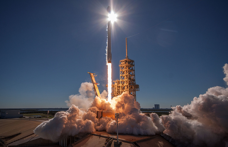 Запуск SpaceX с казахстанскими спутниками вновь перенесен 