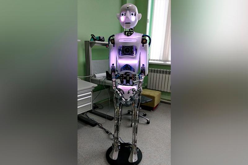 Әлемдегі 78 роботтың бірі Петропавлда Назарбаев пен Путинді қарсы алады