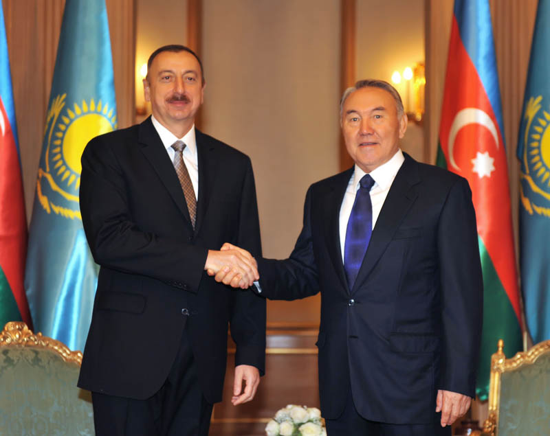 Назарбаев поздравил президента Азербайджана с днём рождения