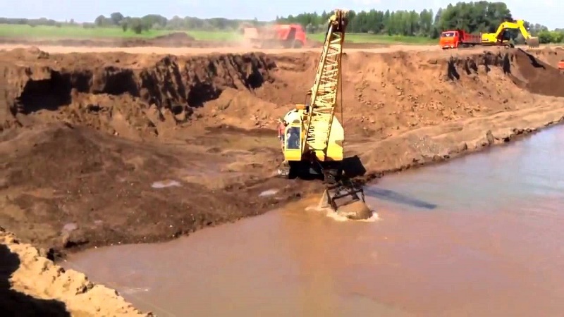 Еще 15 карьеров незаконной добычи полезных ископаемых выявлены в ВКО