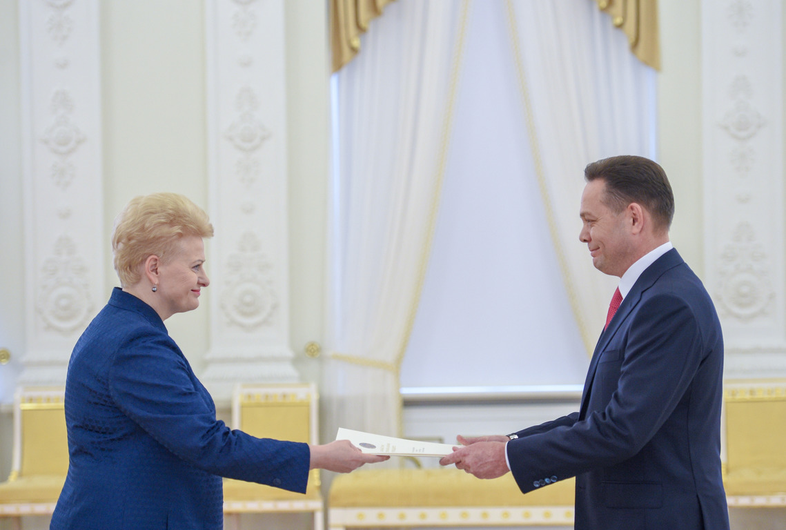 Посол Казахстана вручил верительные грамоты Президенту Литвы Дале Грибаускайте
