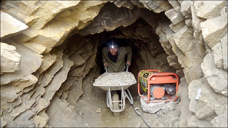 В Афганистане обрушилась шахта, несколько десятков человек погибли 