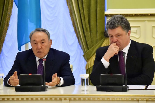 Назарбаев и Порошенко обсудили экономическое сотрудничество и ситуацию в Керченском проливе