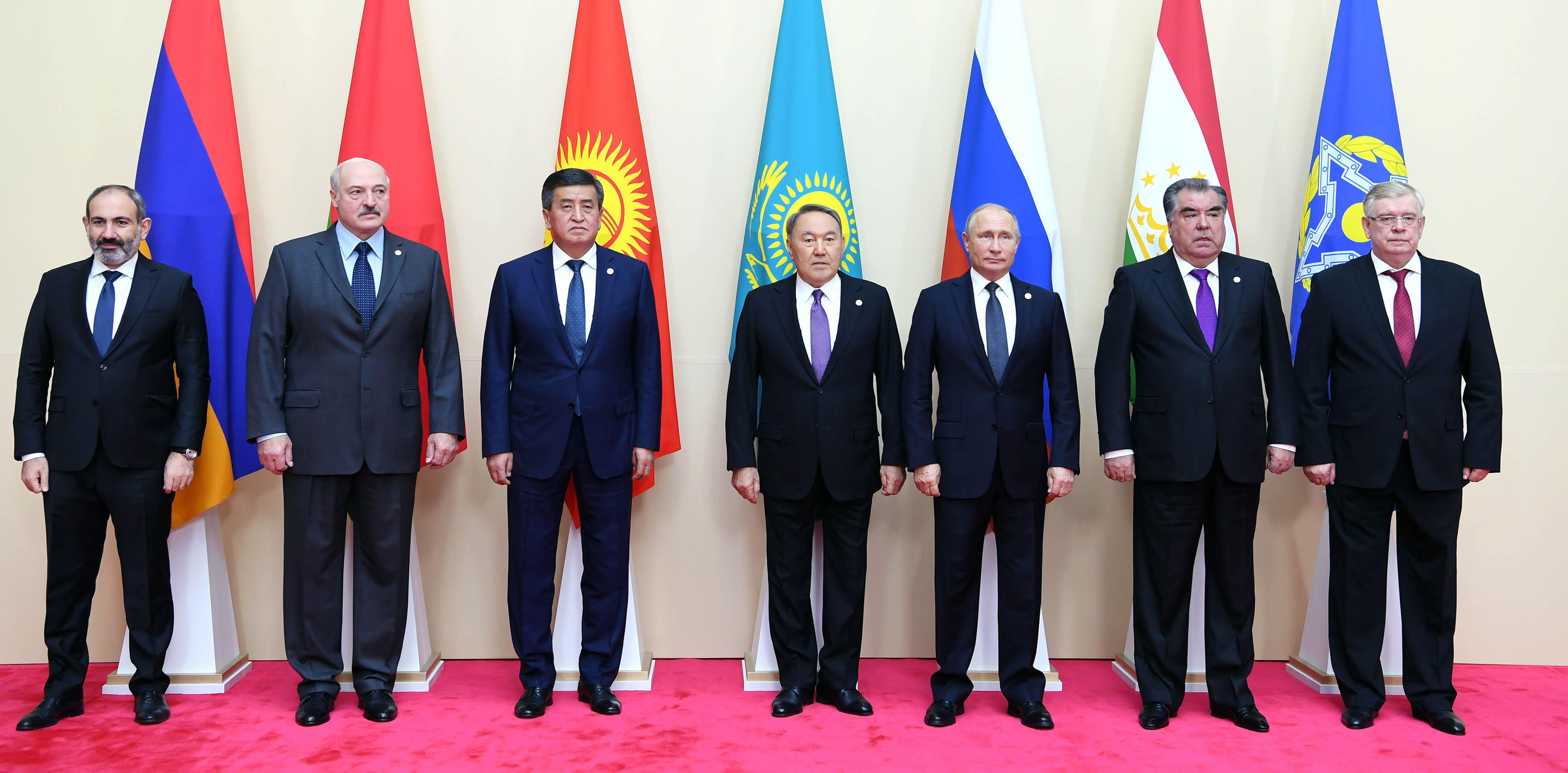Назарбаев призвал активизировать производственную кооперацию оборонных предприятий стран ОДКБ
