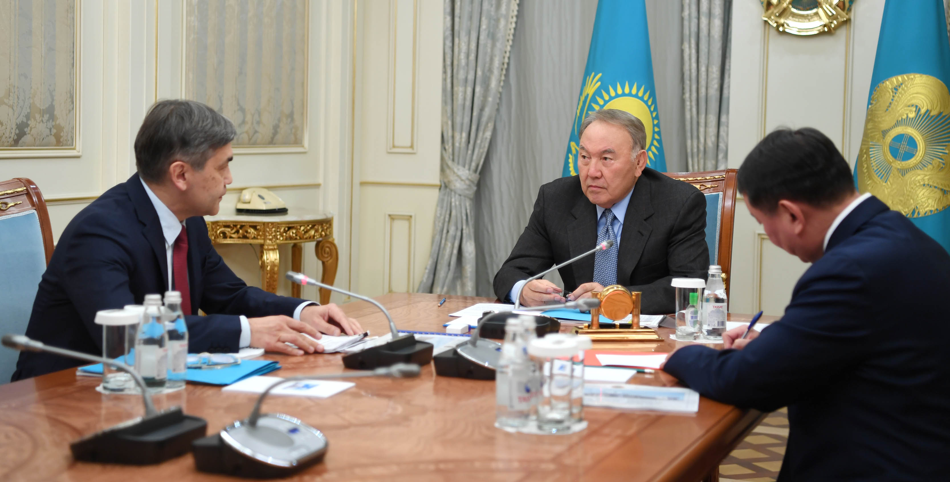 Министр обороны РК доложил Назарбаеву о деятельности казахстанцев в миротворческих миссиях