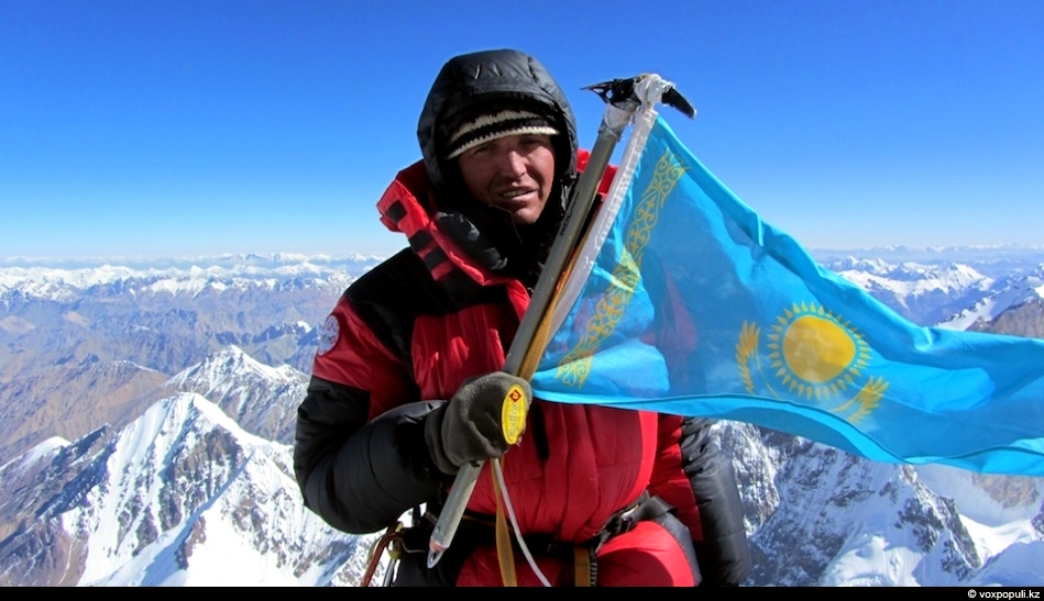 Казахстанский военнослужащий возглавит международную экспедицию на вторую по высоте горную вершину мира