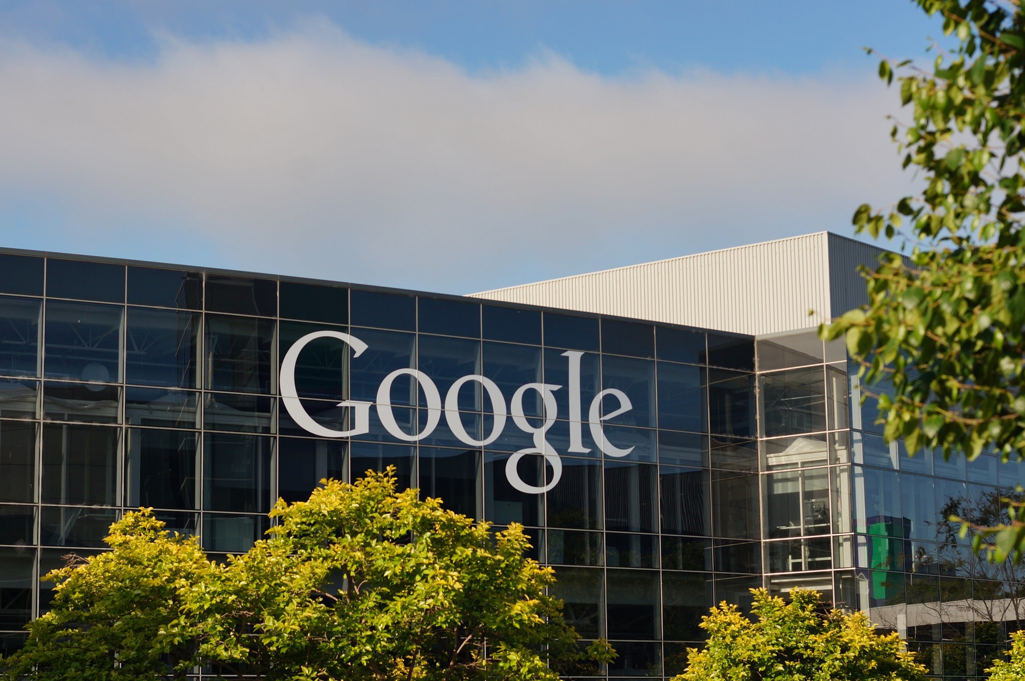 Компания Google обжаловала решение Еврокомиссии о штрафе на 1,5 млрд евро