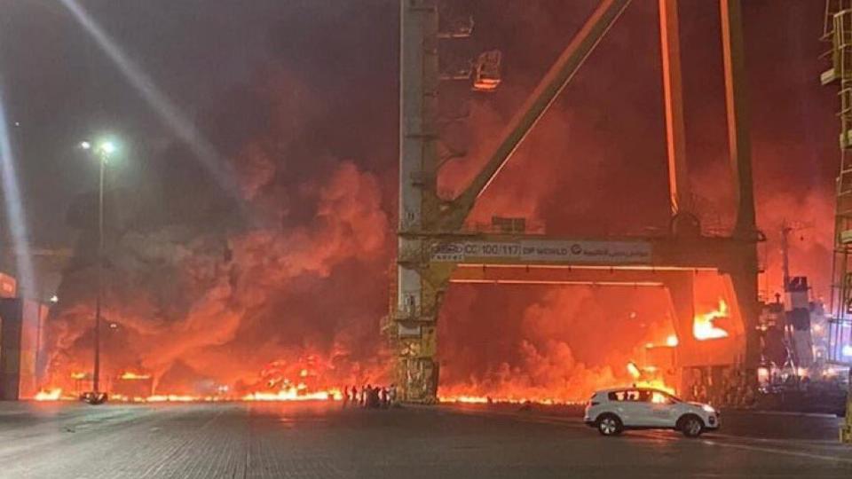 Мощный взрыв прогремел в Дубае  