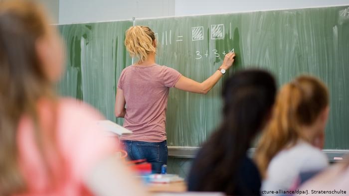 В Казахстане десятки вузов могут лишить лицензий на подготовку учителей  