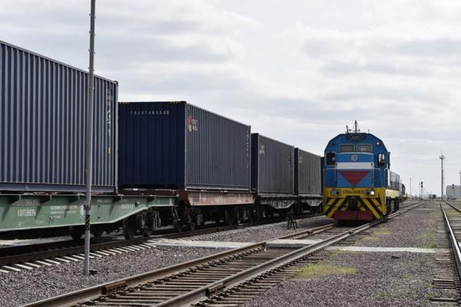 Китай планирует увеличить прием грузовых поездов с РК  