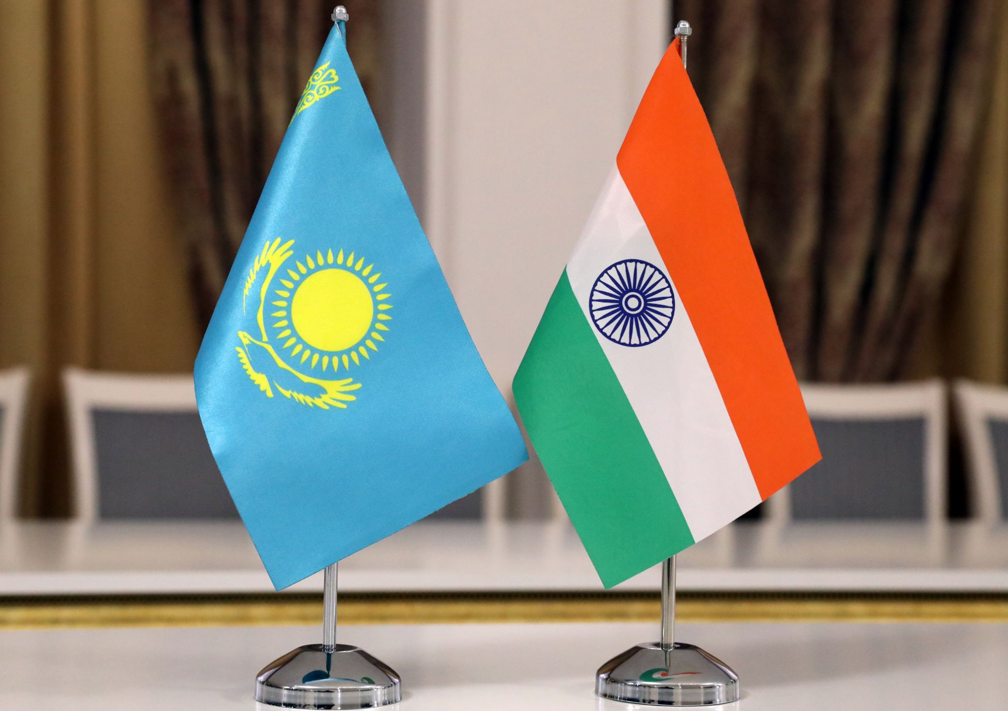 Чем Казахстан помог Индии 