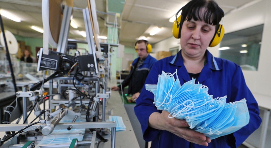 Производство медицинских масок увеличили почти в пять раз в Казахстане