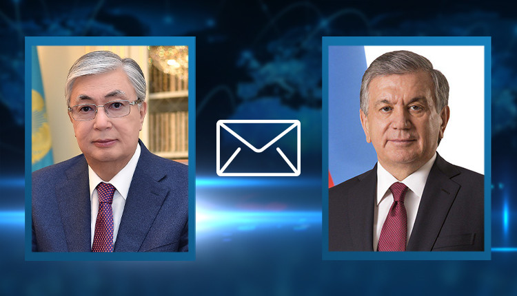 Президент Казахстана поздравил Узбекистан с 30-летием независимости