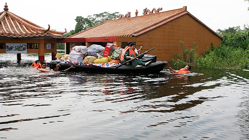 Около 70 000 человек пострадали от наводнений в Китае   