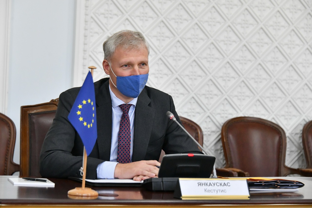 Какие вопросы обсудили аким Алматы и глава представительства ЕС в РК