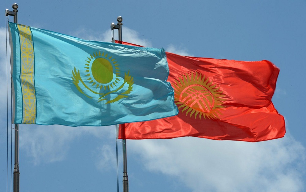 Парламент Кыргызстана снял с повестки все вопросы из-за задержки киргизских грузов на казахстанской границе