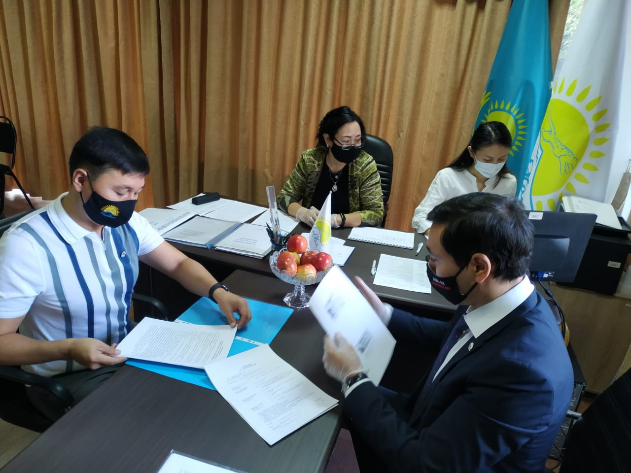 299 человек зарегистрировались на праймериз в Алматы
