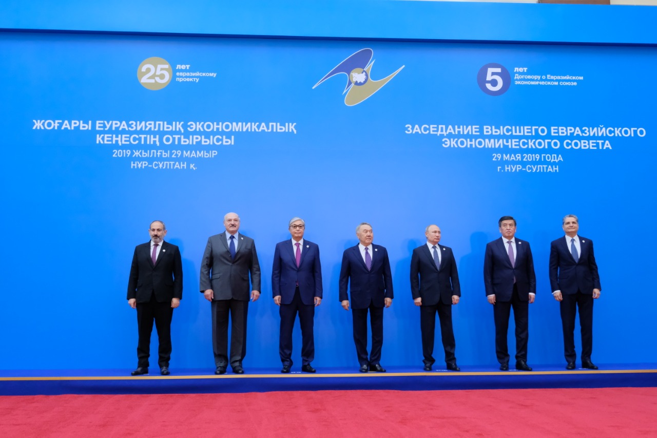 Владимир Путин предложил присвоить Нурсултану Назарбаеву новое звание   