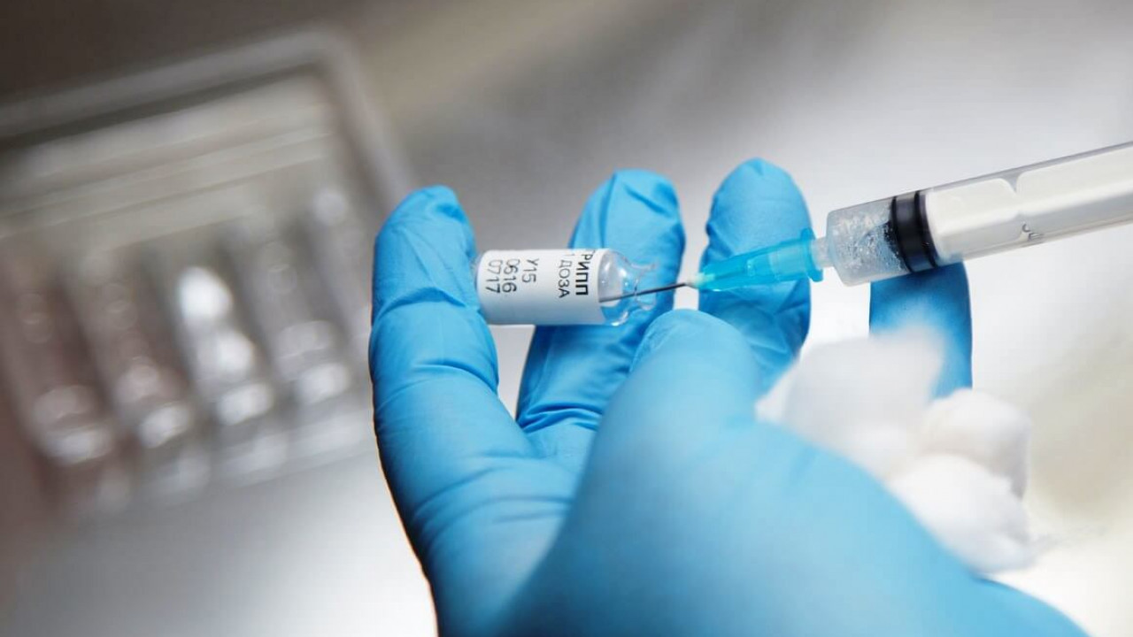 Российская вакцина, возможно, будет производиться на базе Карагандинского фармкомплекса  