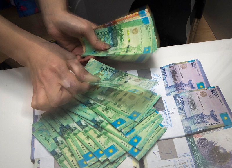 В Казахстане обменники уходят в прошлое  