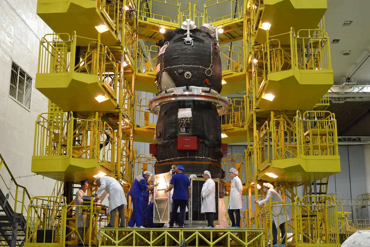 Космический грузовик "Прогресс МС-15" на Байконуре начали готовить к отправке на МКС