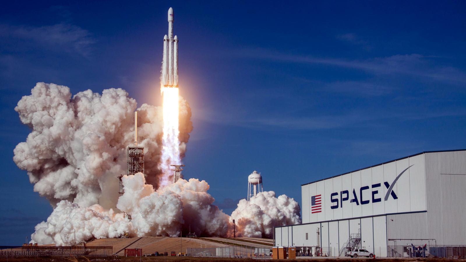 SpaceX вывела на орбиту новую группу интернет-спутников Starlink  