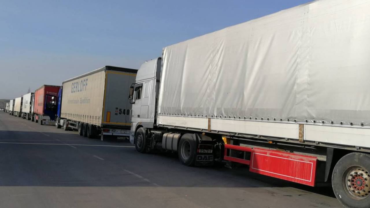 ЕС пересматривает систему дорожных сборов с грузового автотранспорта  
