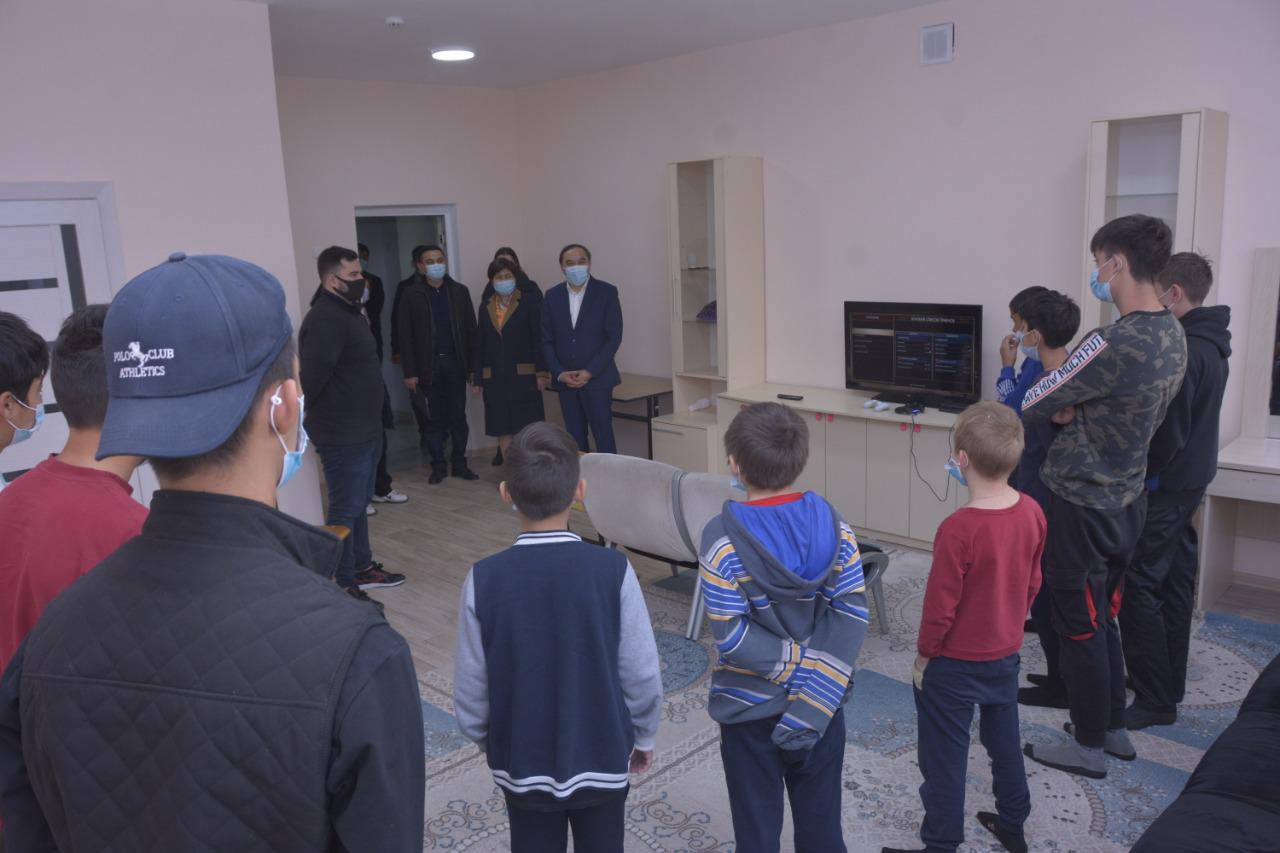 Ержан Бабакумаров посетил Центр адаптации несовершеннолетних города Алматы