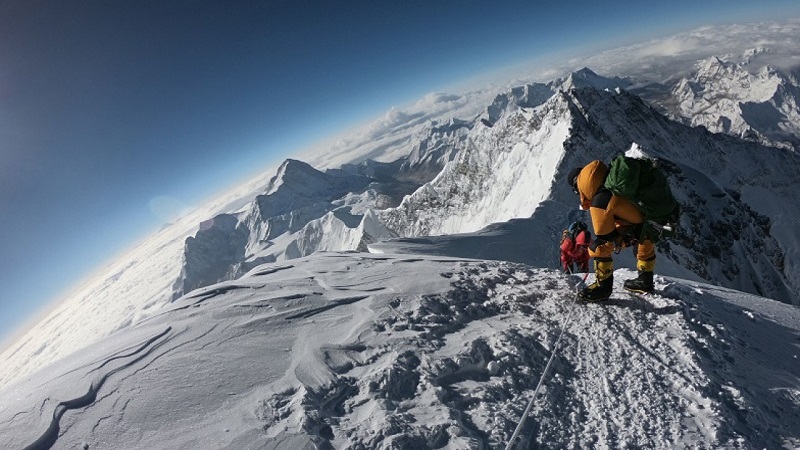 Пропавших в горах Тянь-Шаня альпинистов найти не удалось