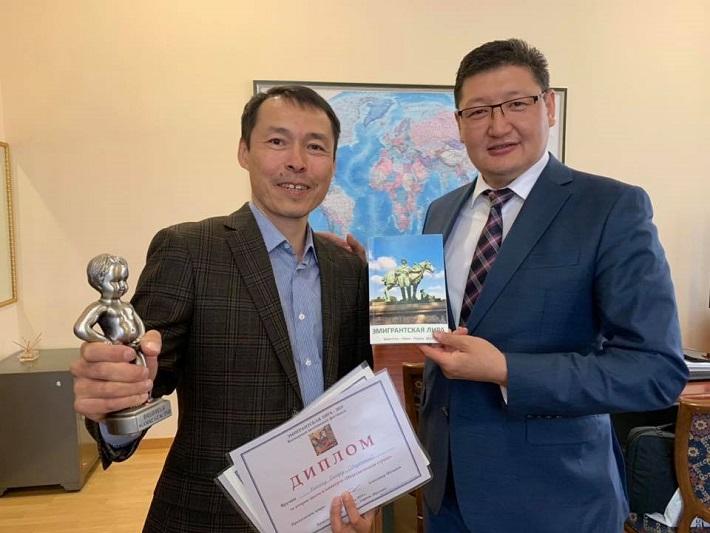 Поэт из Казахстана завоевал серебро на международном фестивале в Европе