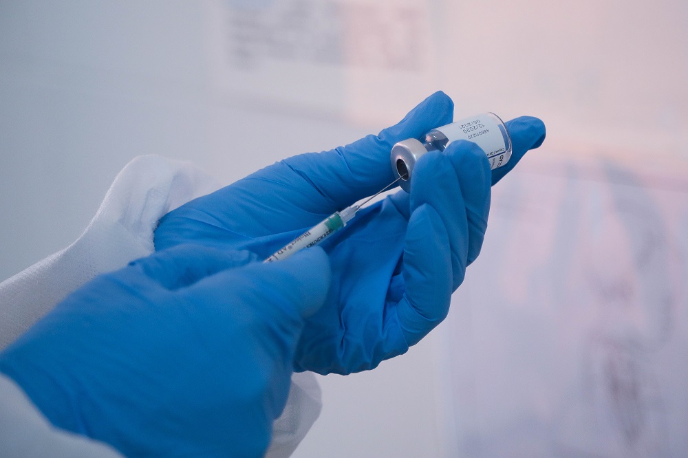 В Нур-Султане еще в одном ТД начали вакцинировать против коронавируса  