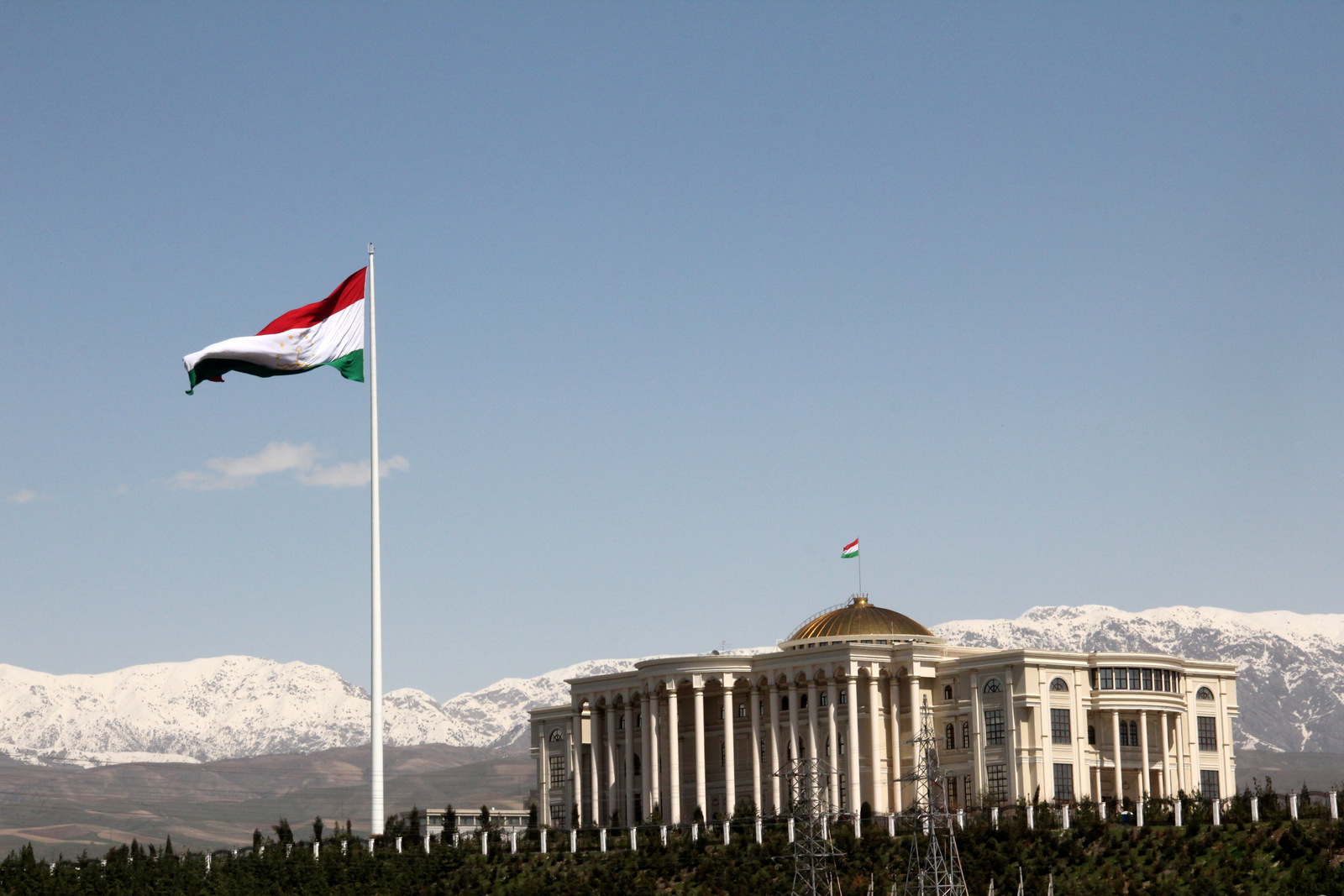 Новое правительство Таджикистана приведено к присяге  