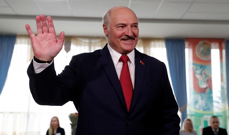 Лукашенко пригласил глав государств на парад 9 мая   