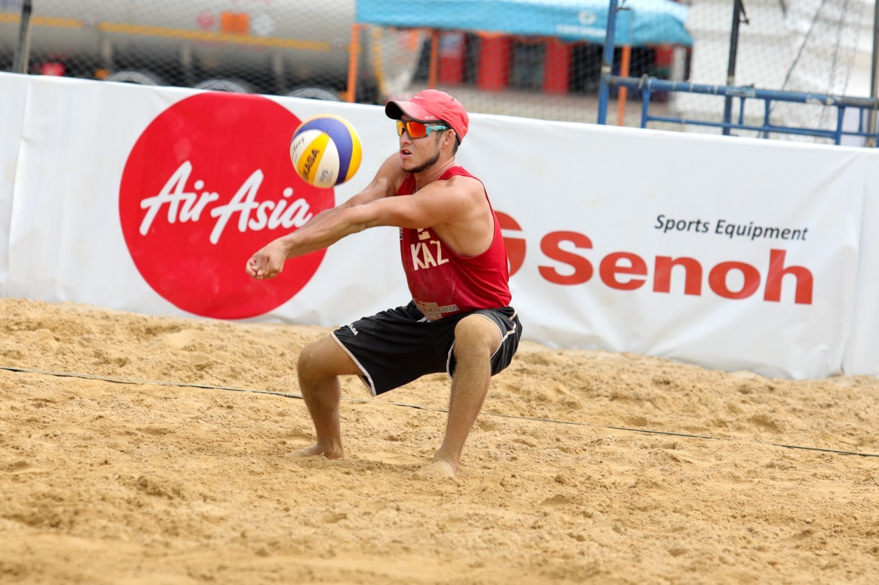 Как выступили казахстанцы на молодежном чемпионате мира по пляжному волейболу